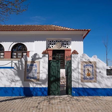 Bed and Breakfast Escola Do Fado Vila Fernando  Esterno foto